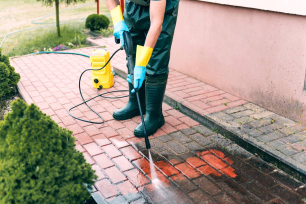 Why Choose Our Certified Pressure Washing Experts for Your Project Needs in Mirrormont, WA?